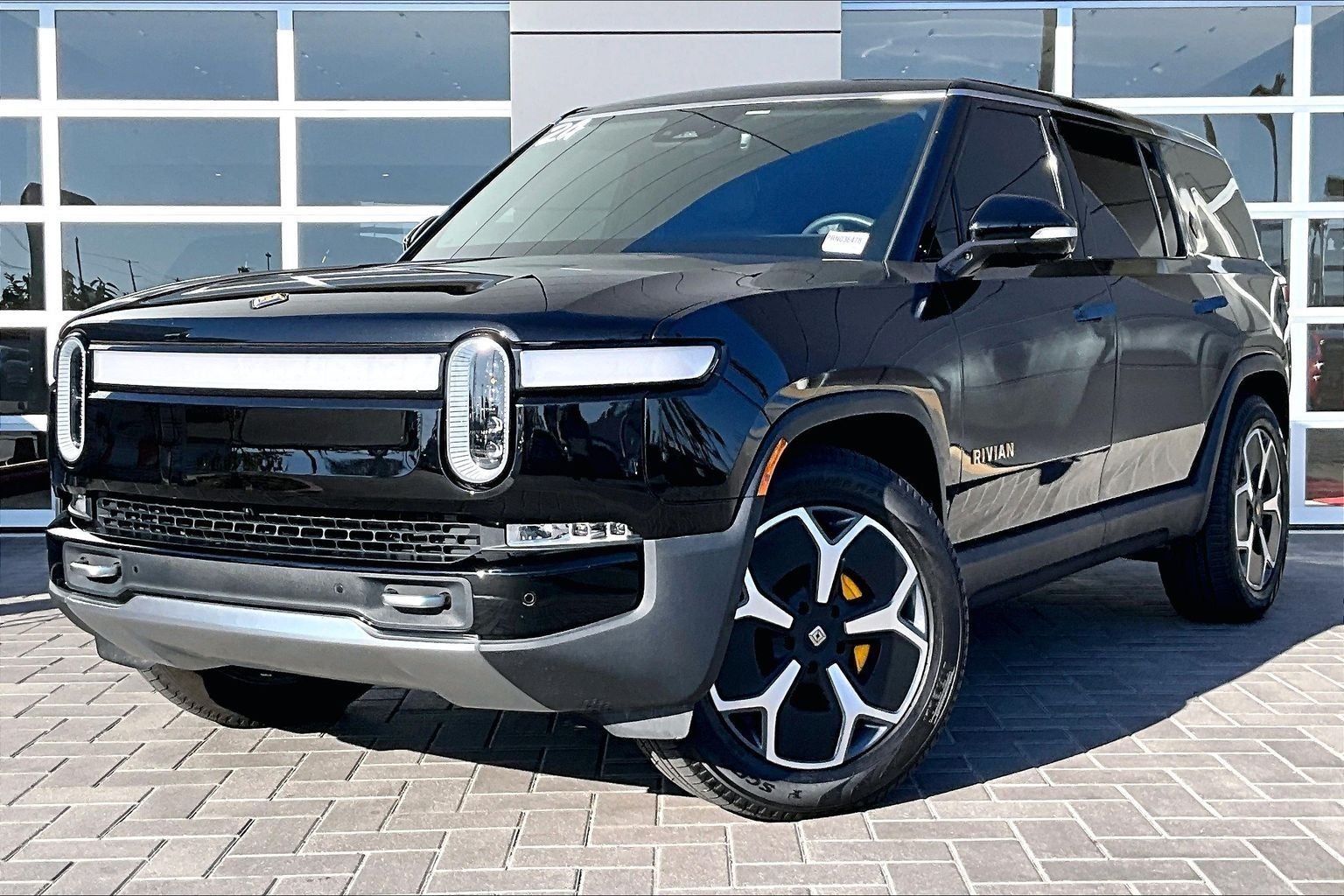 2024 Rivian R1S Adventure