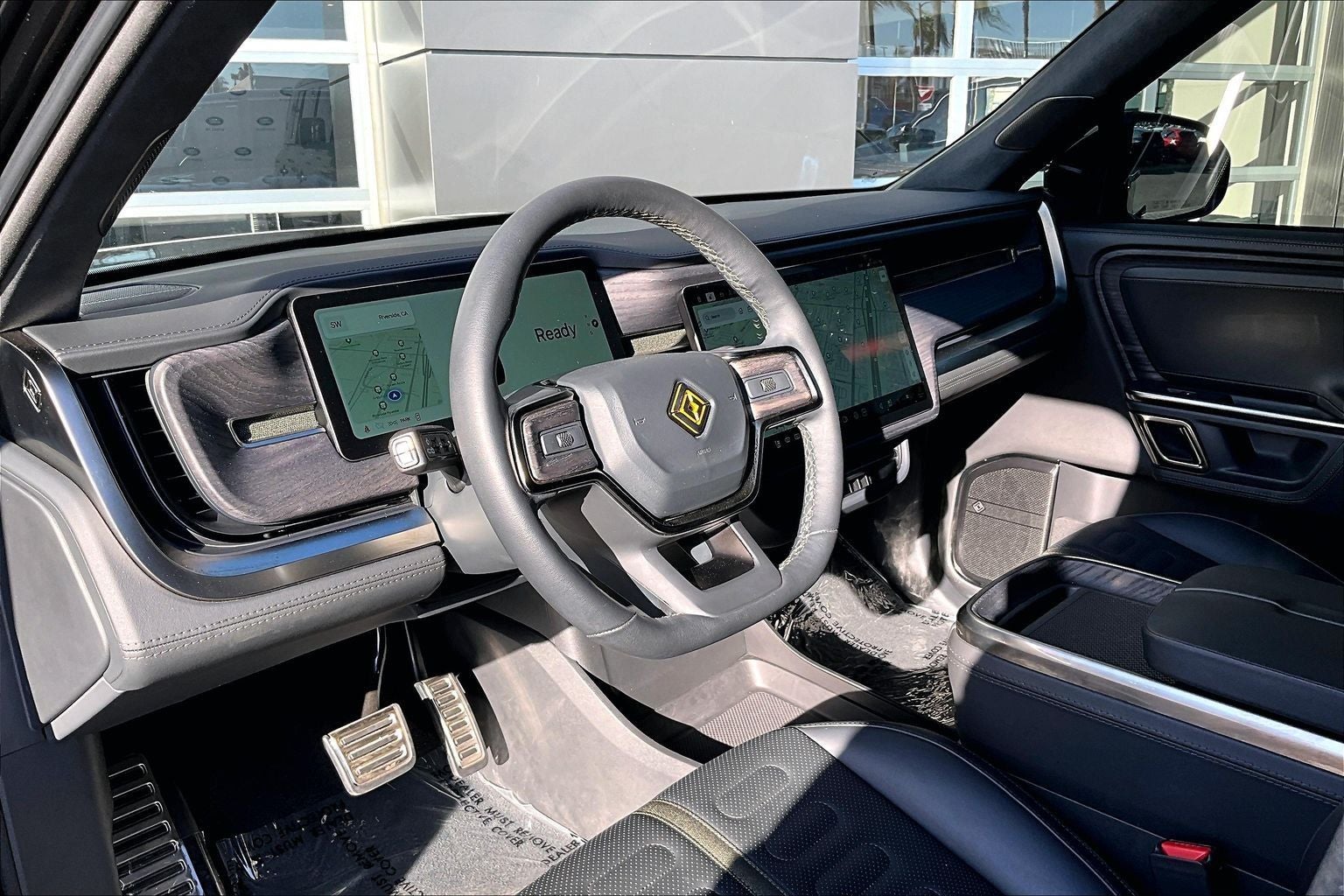 2024 Rivian R1S Adventure