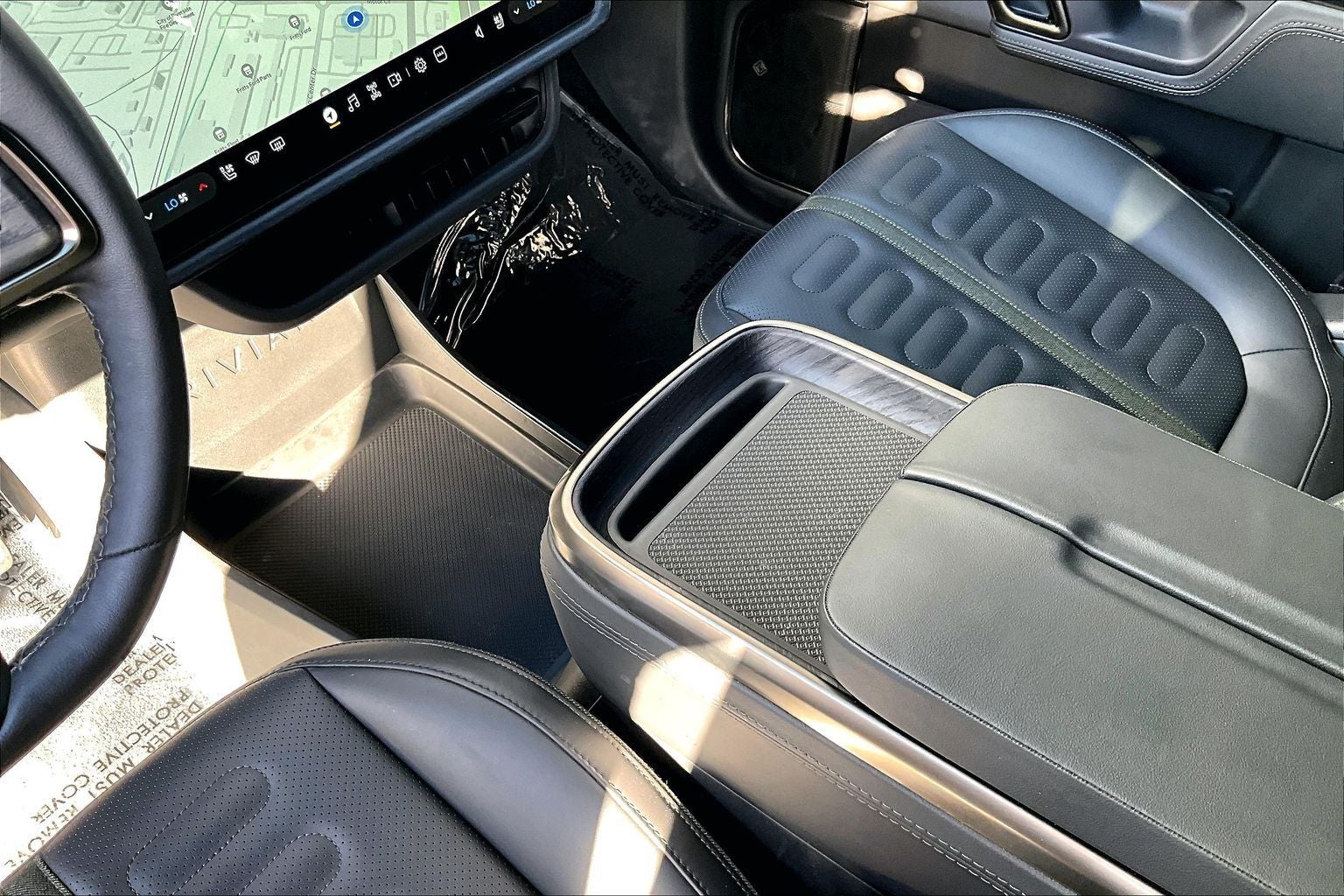 2024 Rivian R1S Adventure