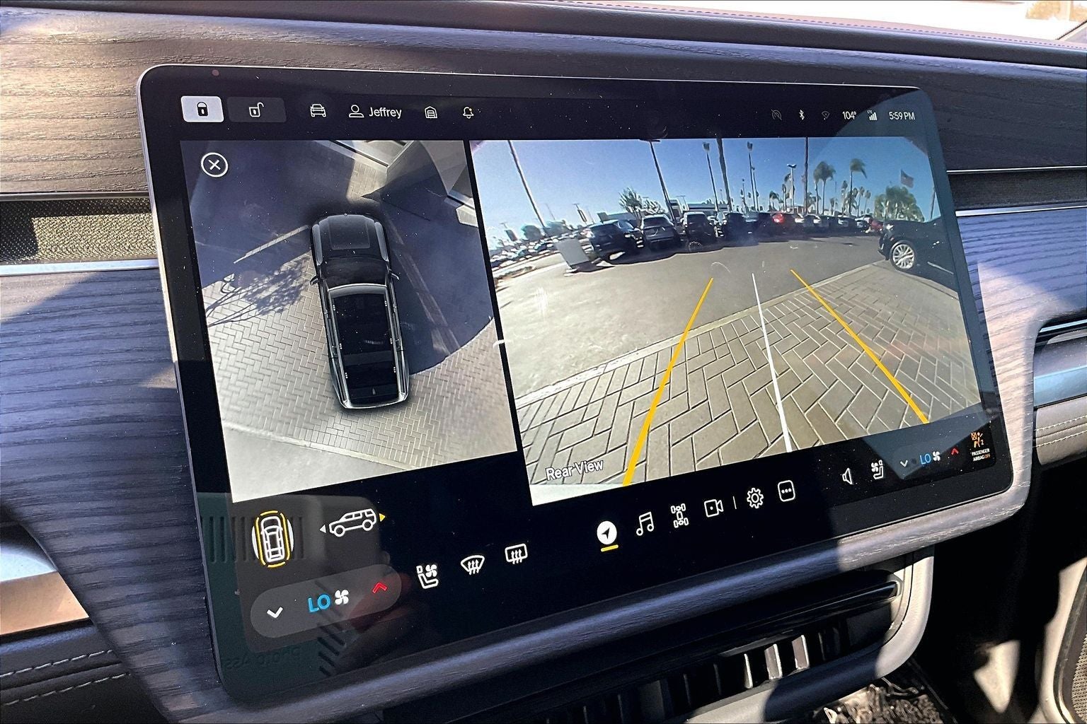 2024 Rivian R1S Adventure