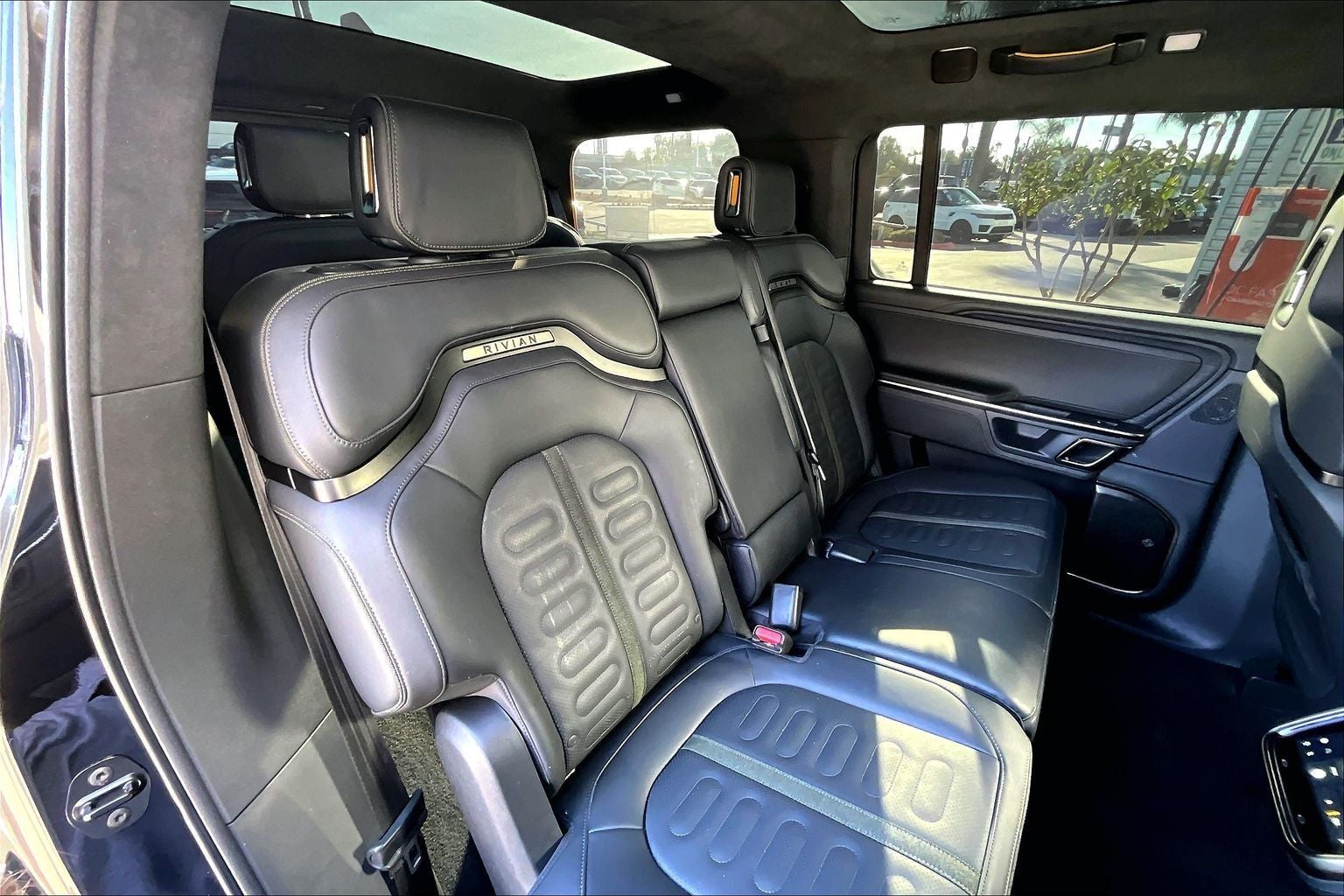 2024 Rivian R1S Adventure
