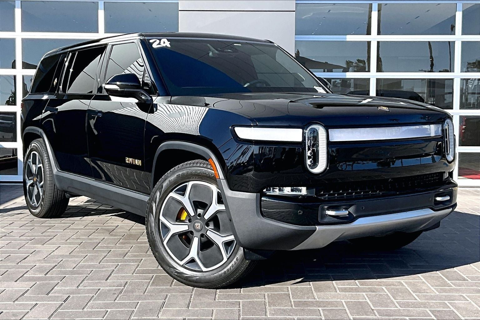 2024 Rivian R1S Adventure