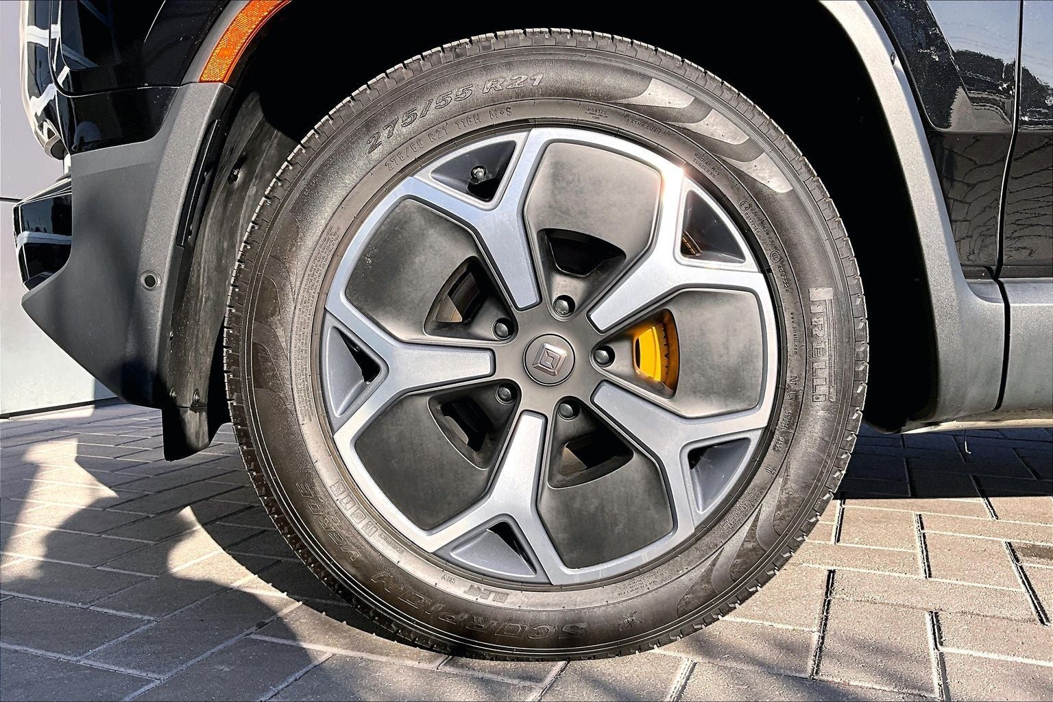 2024 Rivian R1S Adventure