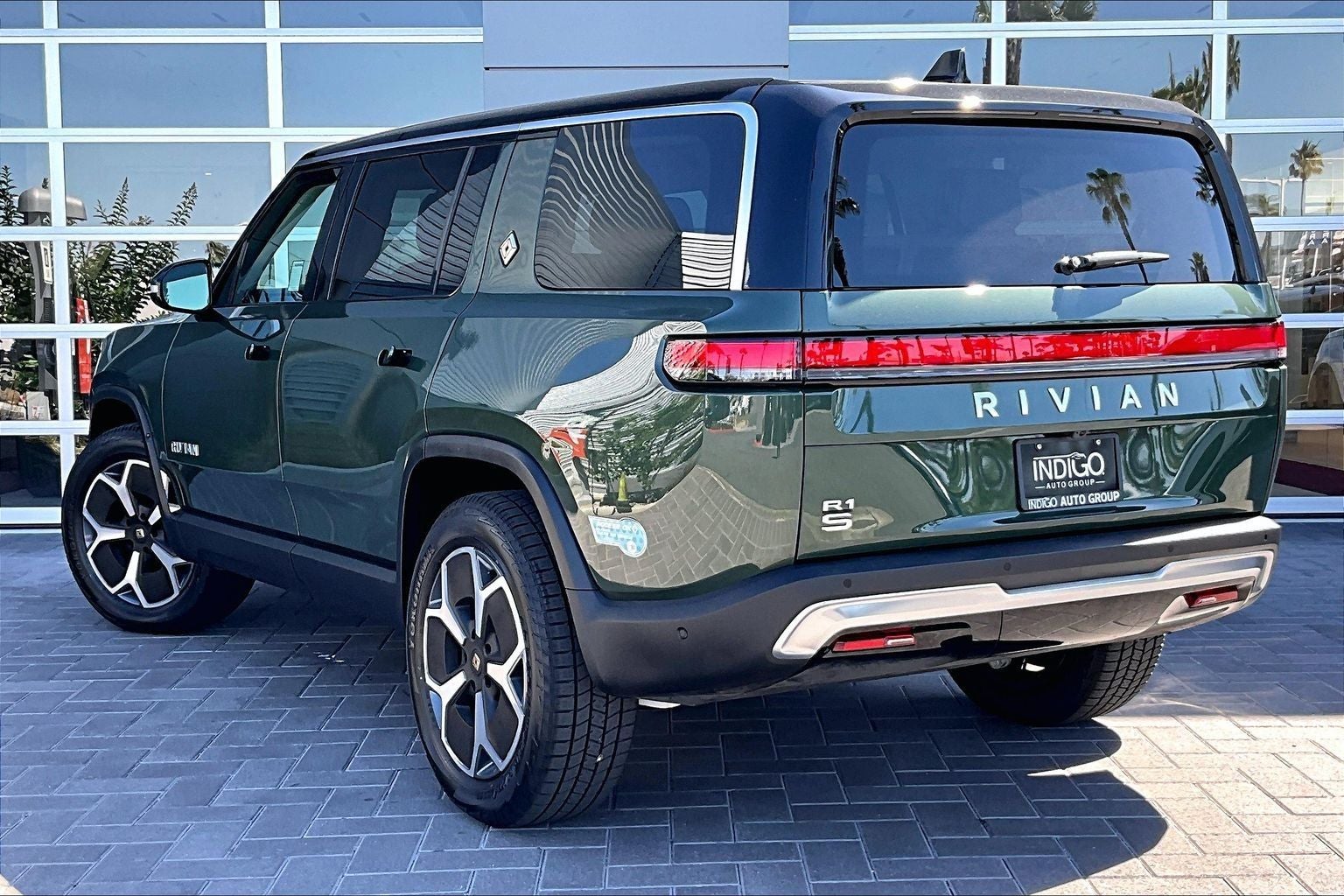 2024 Rivian R1S Adventure