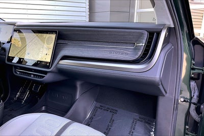 2024 Rivian R1S Adventure