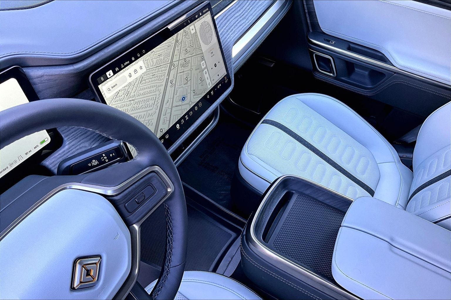 2024 Rivian R1S Adventure