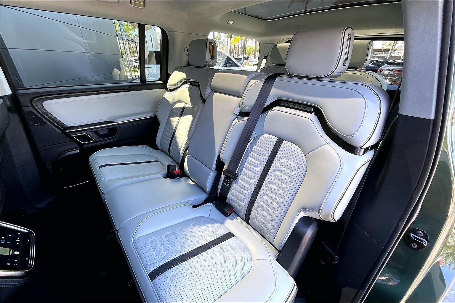 2024 Rivian R1S Adventure