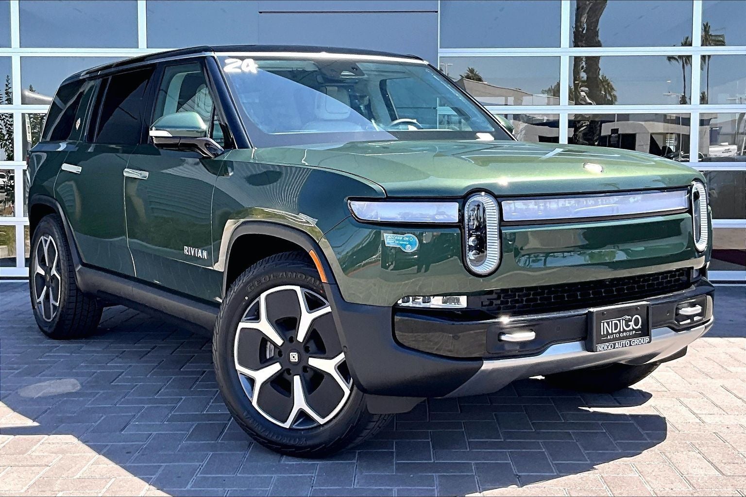 2024 Rivian R1S Adventure