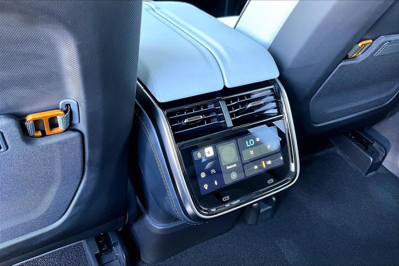2024 Rivian R1S Adventure