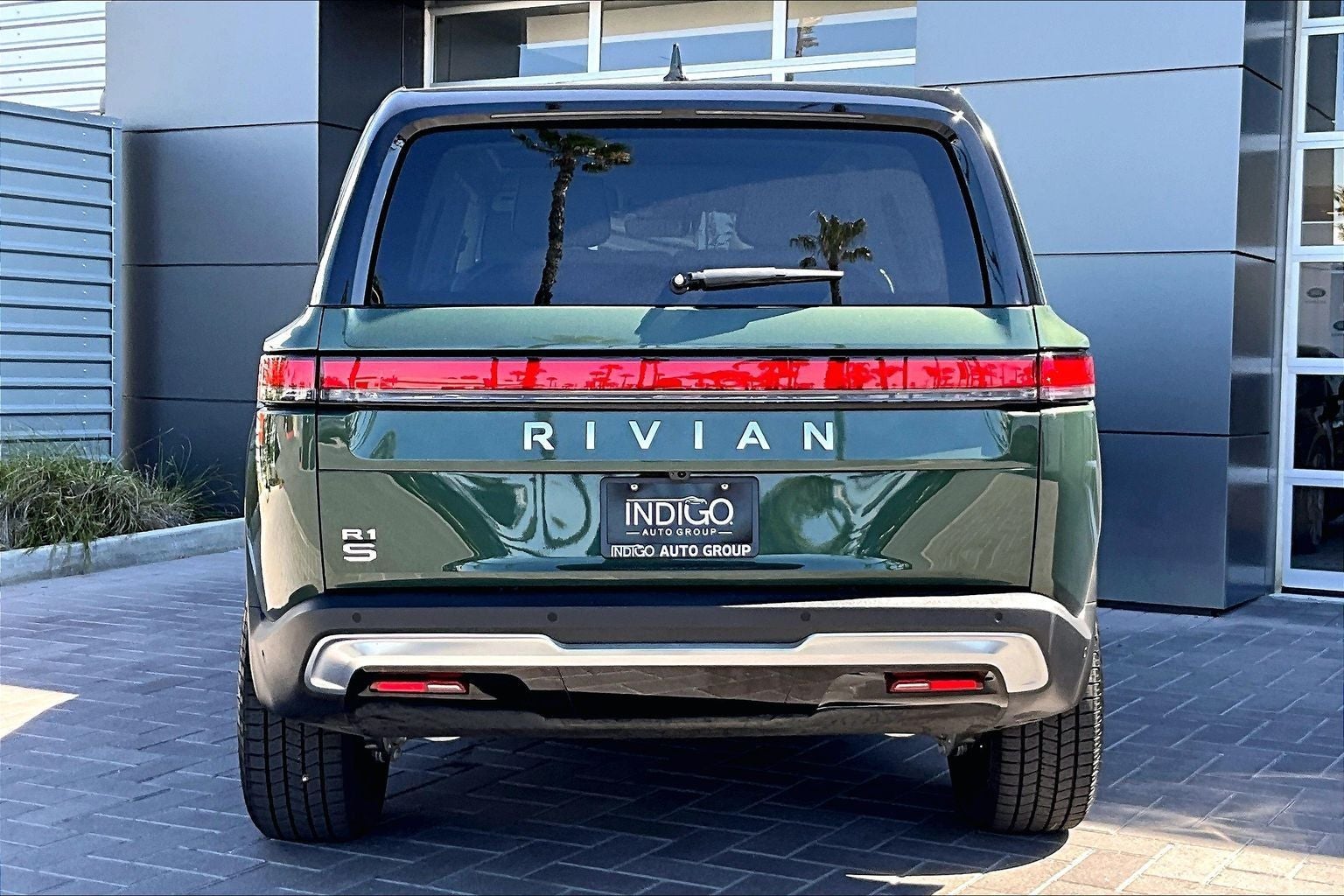 2024 Rivian R1S Adventure