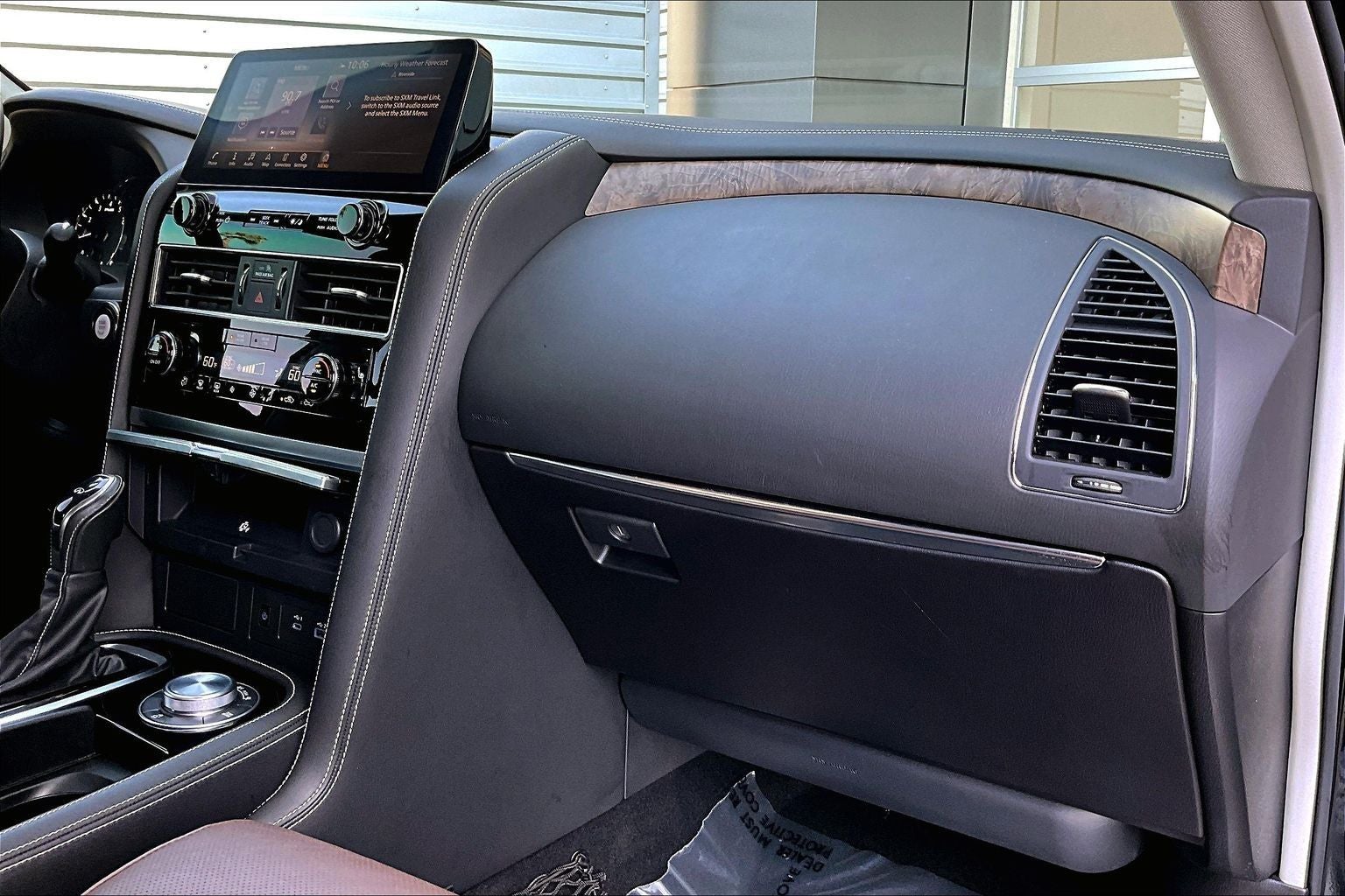 2024 INFINITI QX80 Premium Select