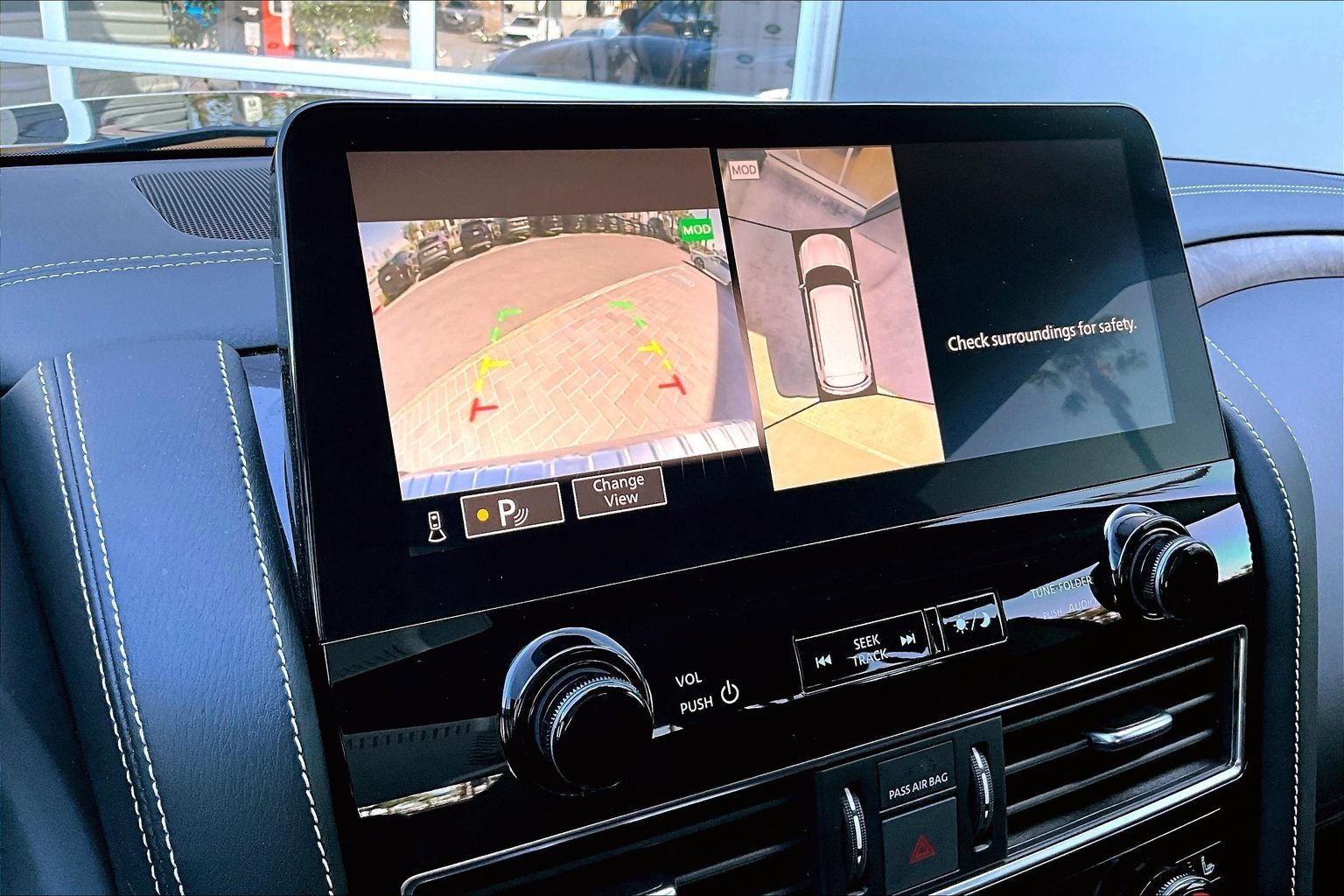2024 INFINITI QX80 Premium Select