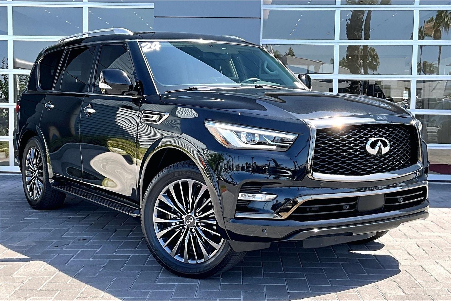 2024 INFINITI QX80 Premium Select