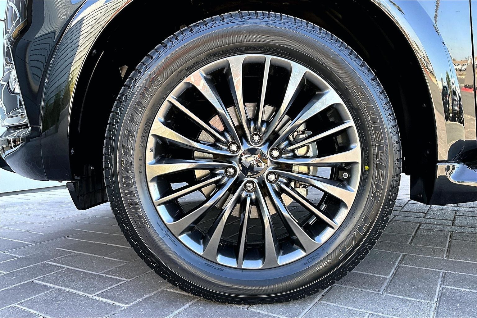 2024 INFINITI QX80 Premium Select