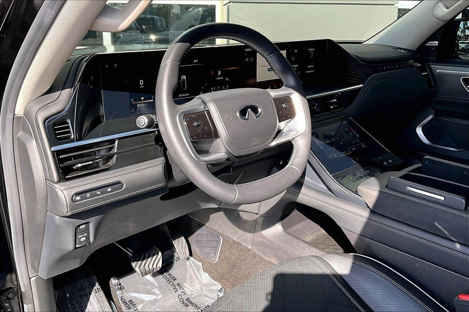 2025 INFINITI QX80 LUXE