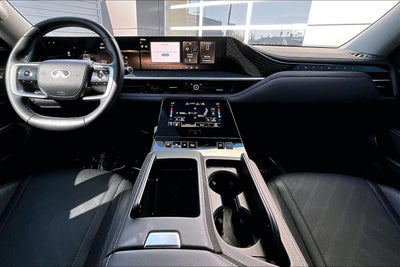 2025 INFINITI QX80 LUXE