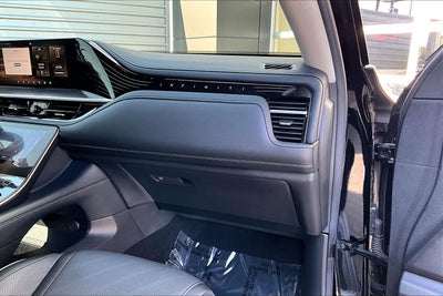 2025 INFINITI QX80 LUXE