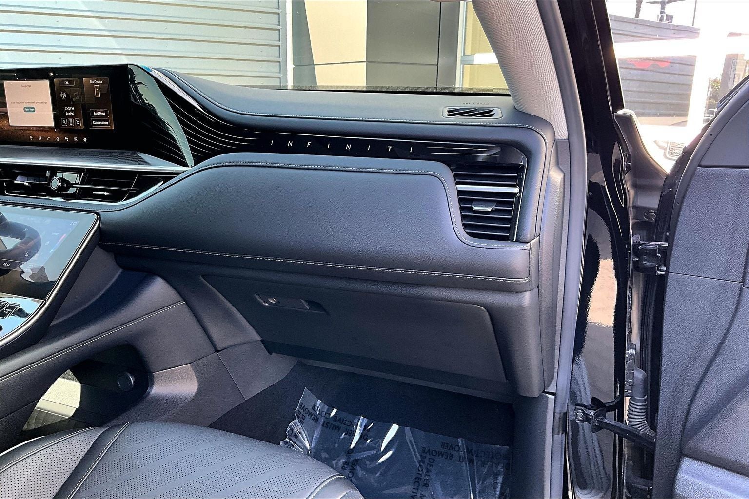 2025 INFINITI QX80 LUXE