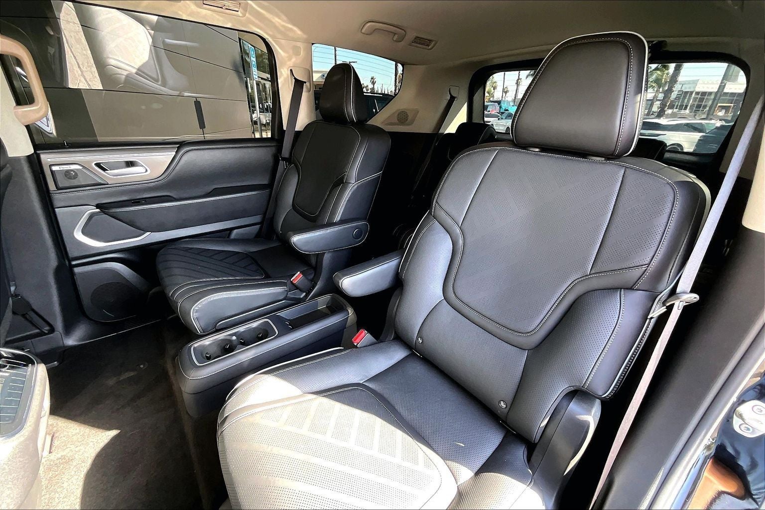 2025 INFINITI QX80 LUXE