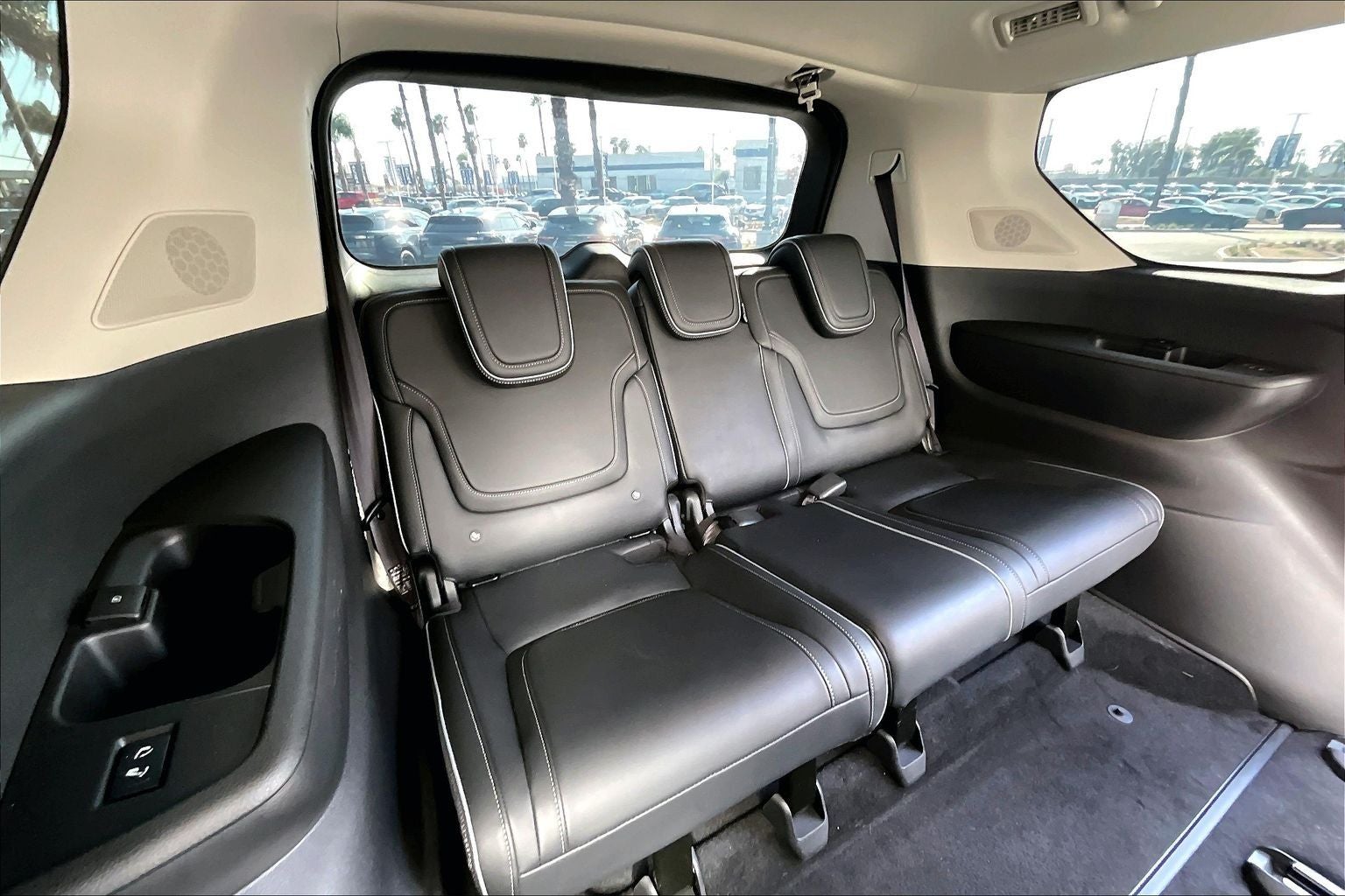 2025 INFINITI QX80 LUXE
