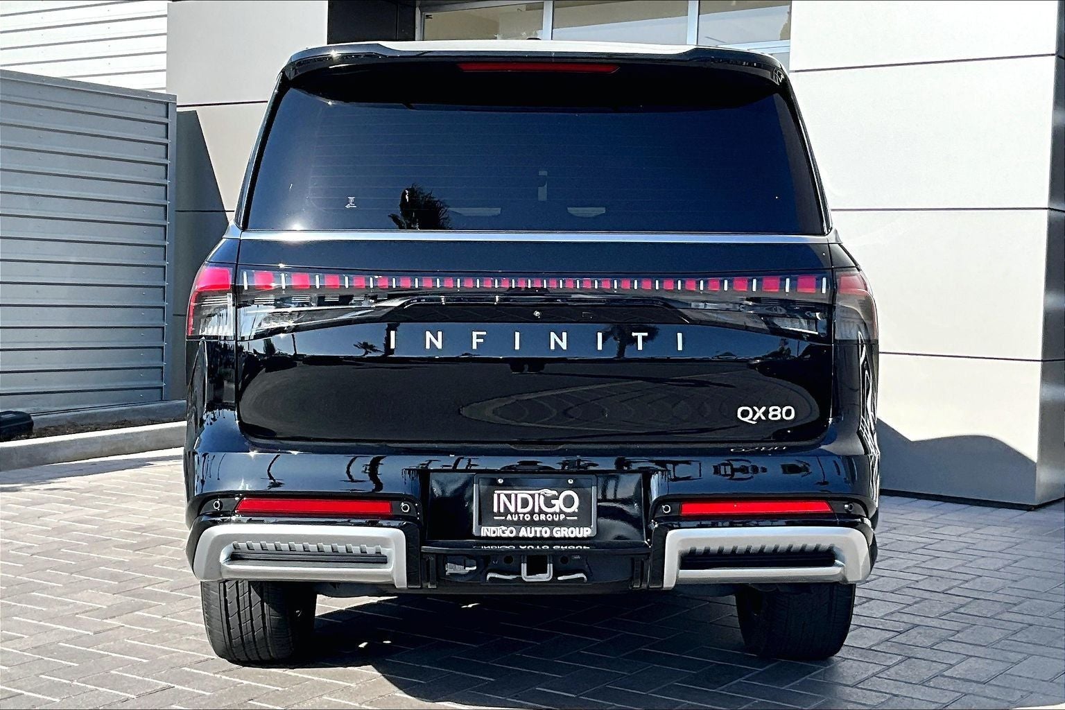 2025 INFINITI QX80 LUXE