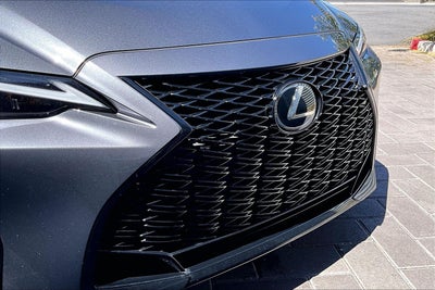 2025 Lexus IS 300