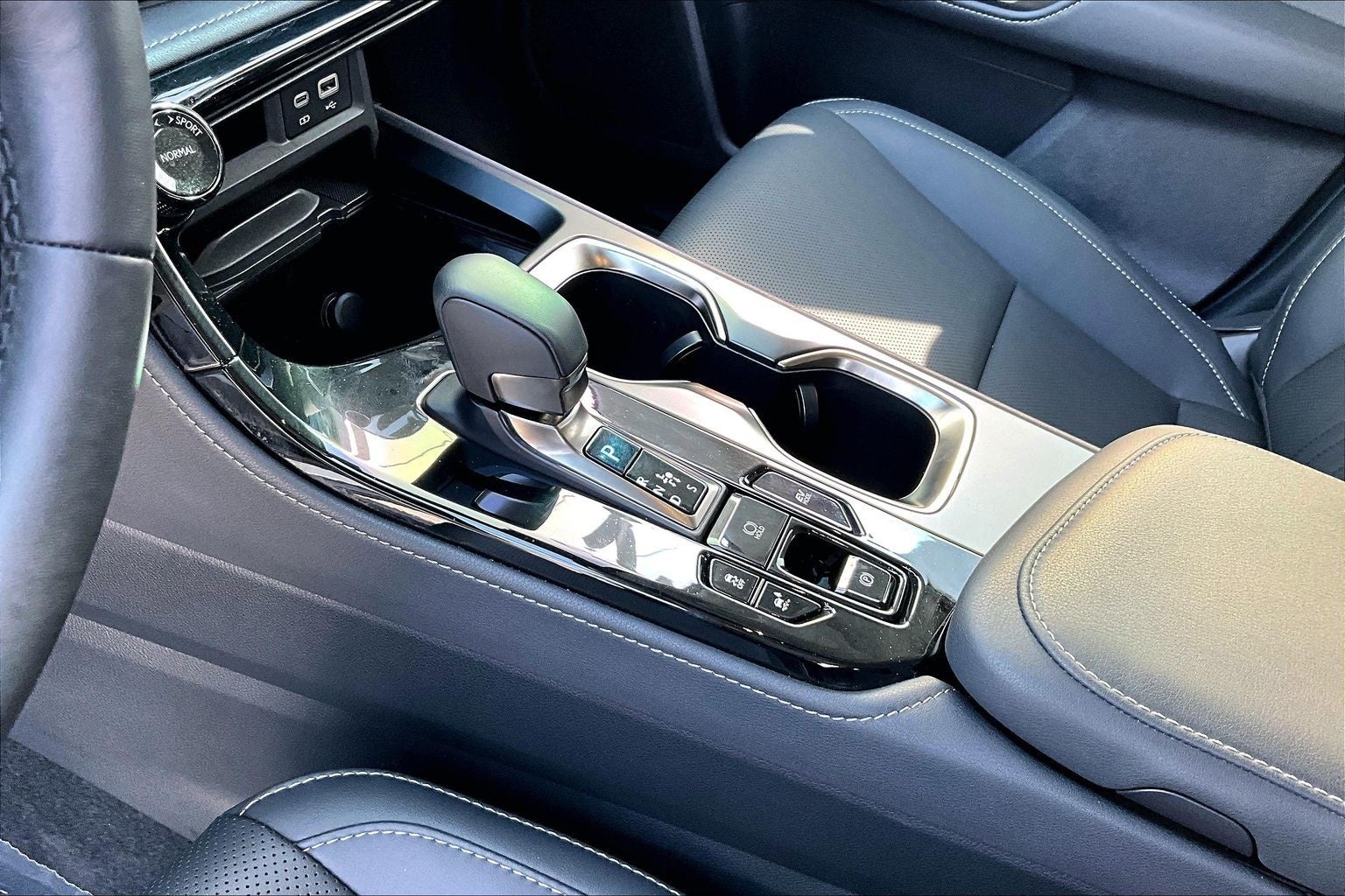 2025 Lexus NX 350h Premium