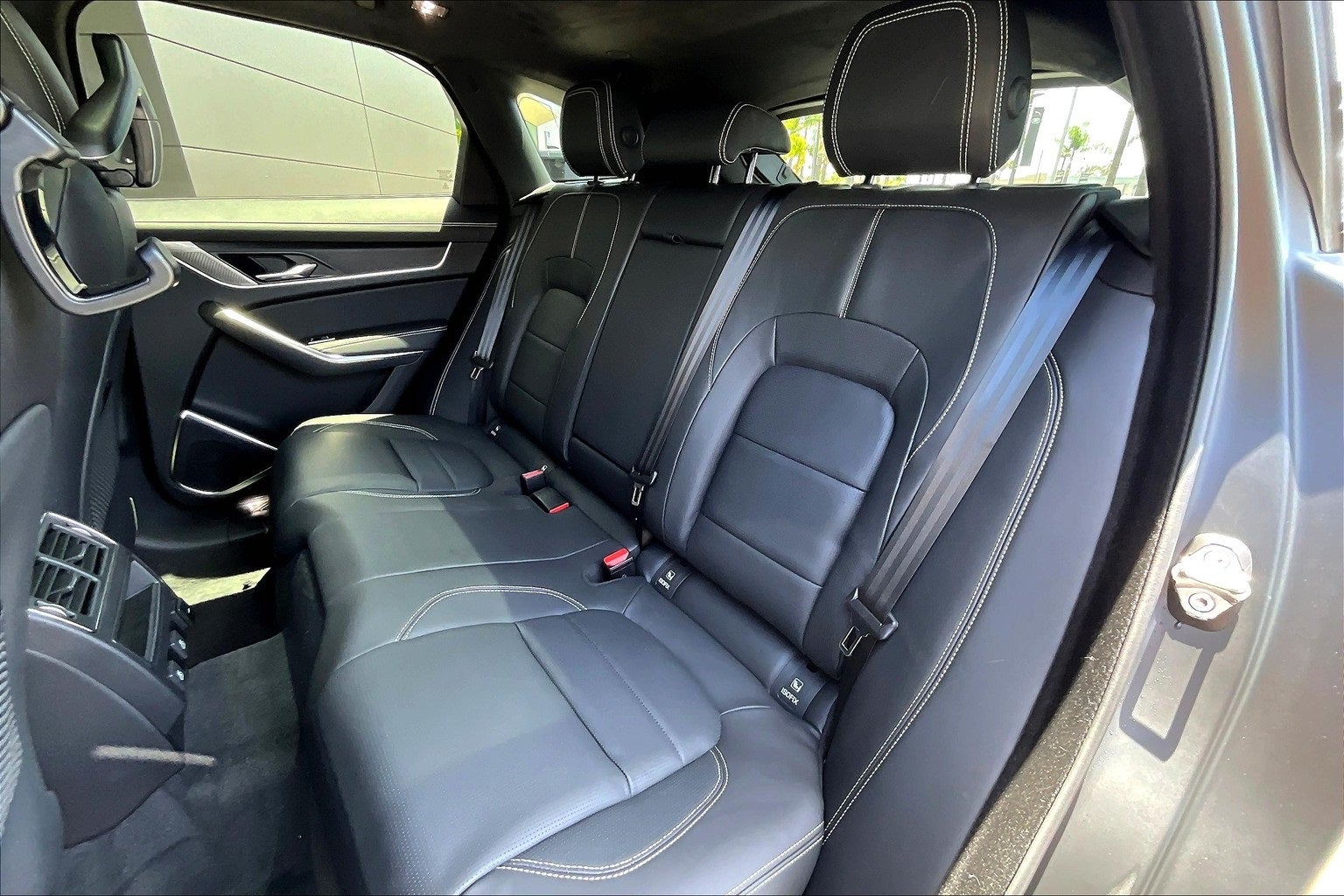 2025 Jaguar F-PACE P400 R-Dynamic S