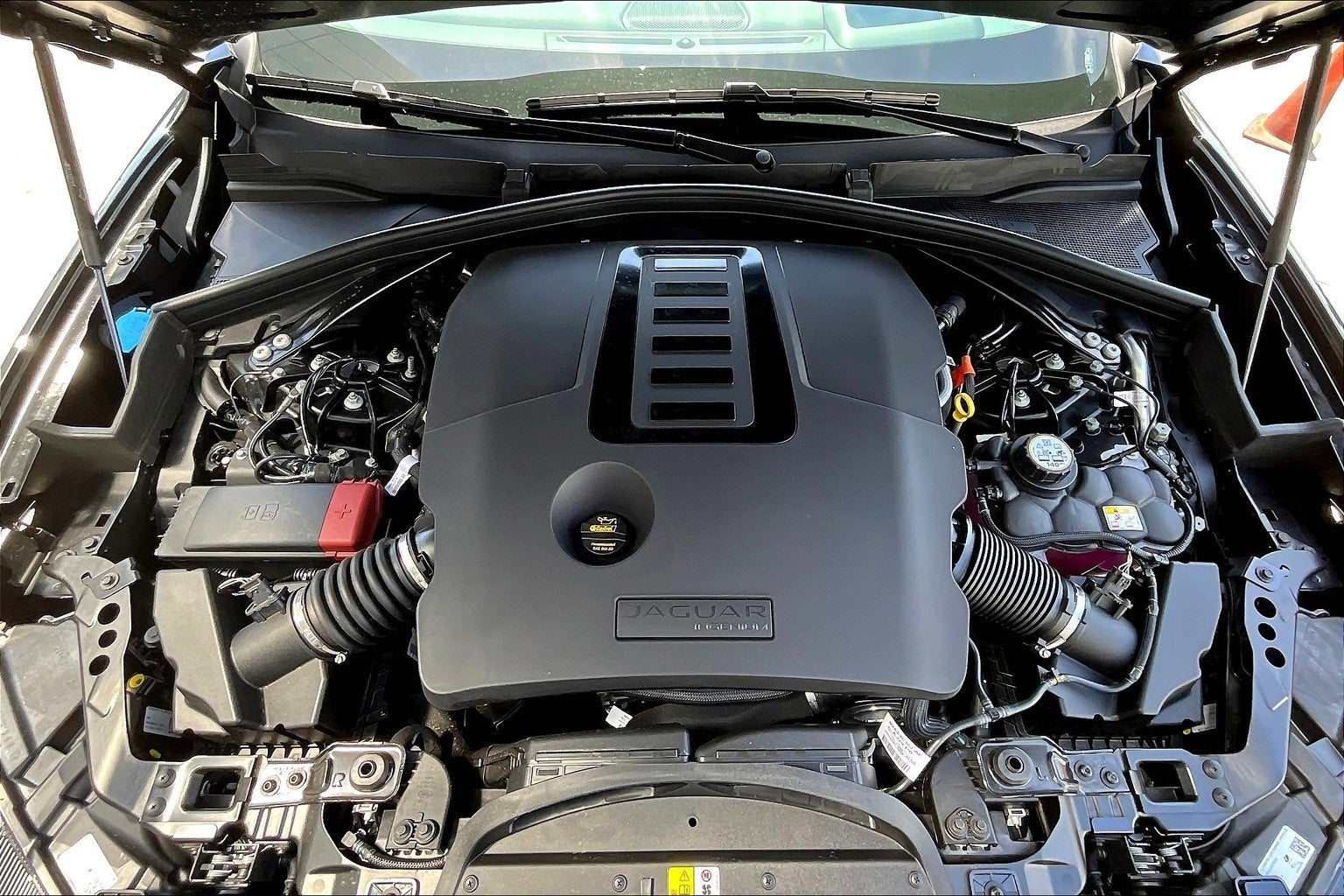 2025 Jaguar F-PACE P400 R-Dynamic S