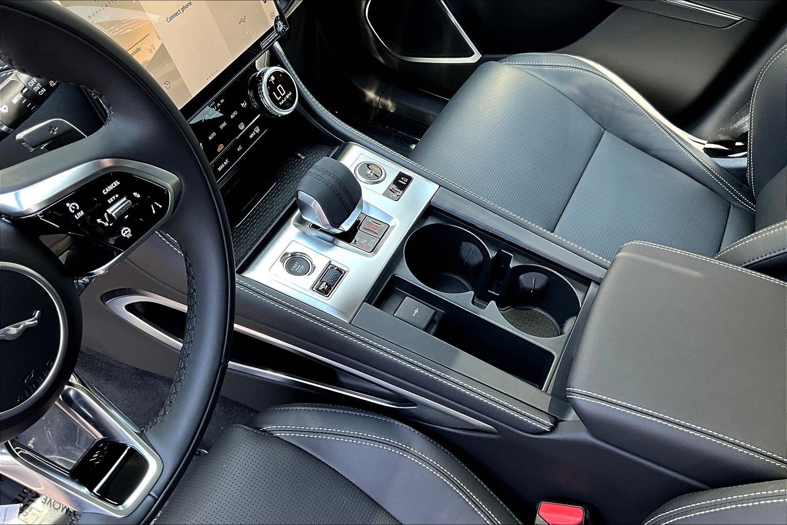 2026 Jaguar F-PACE P400 R-Dynamic S