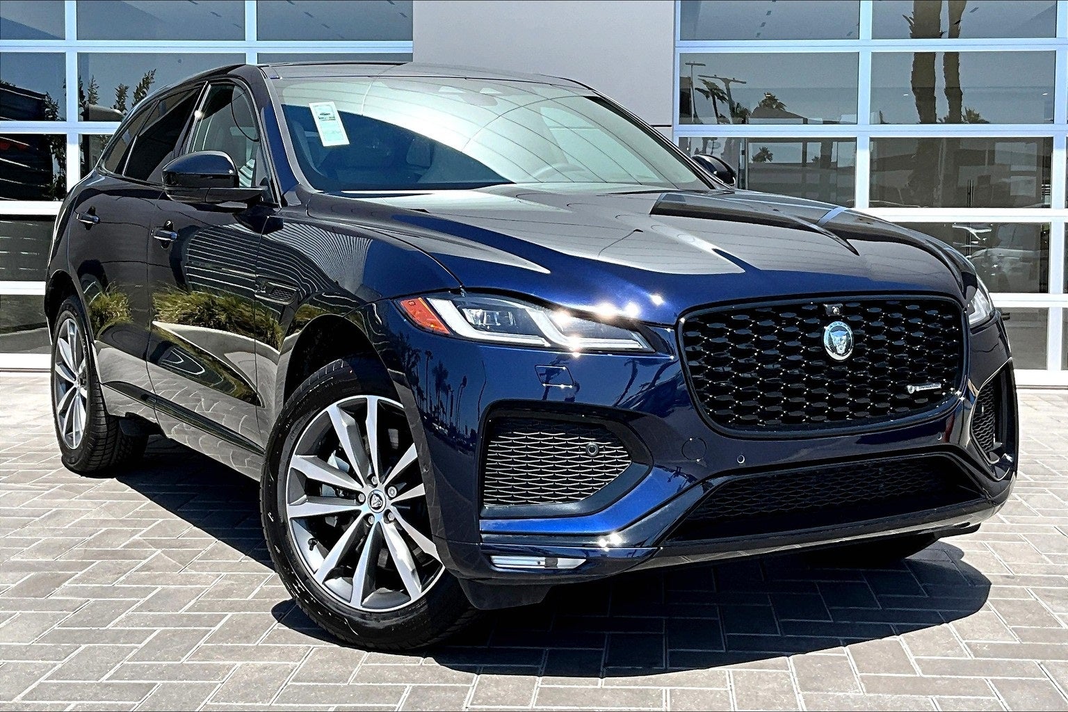2025 Jaguar F-PACE P400 R-Dynamic S