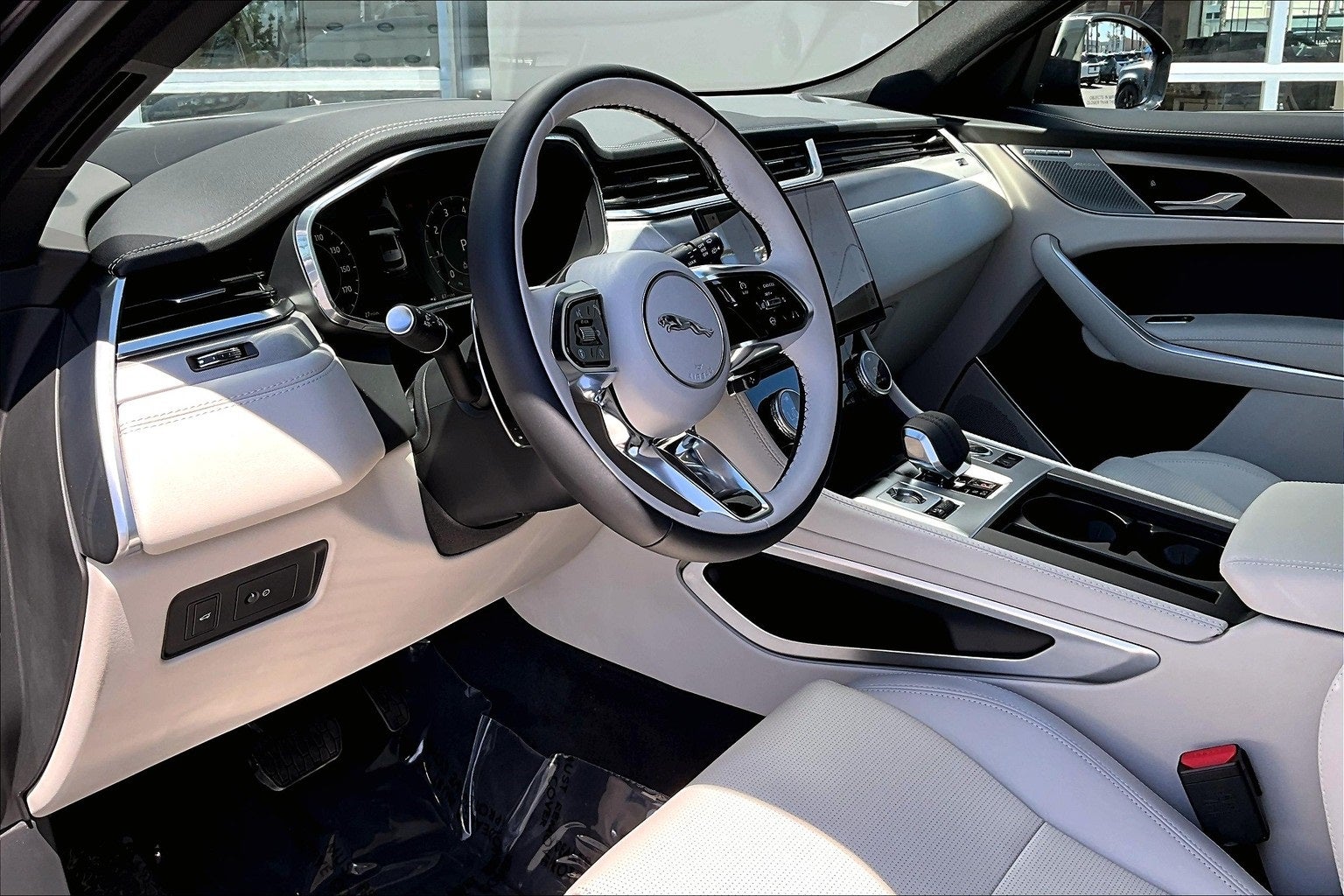 2025 Jaguar F-PACE P400 R-Dynamic S