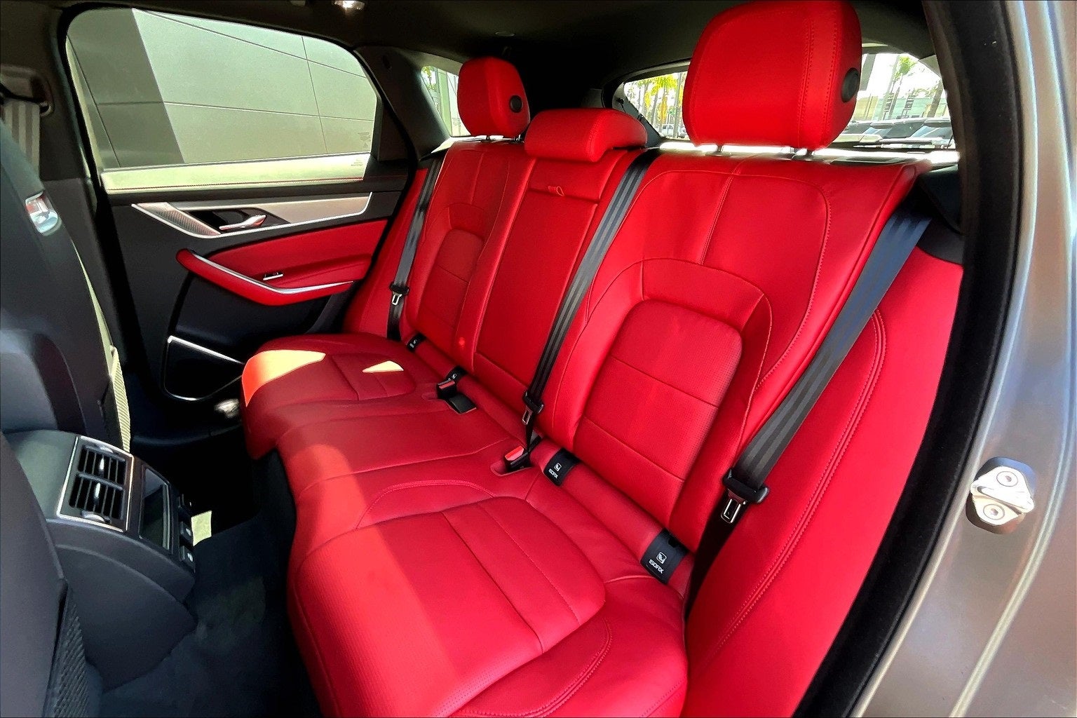 2026 Jaguar F-PACE P400 R-Dynamic S