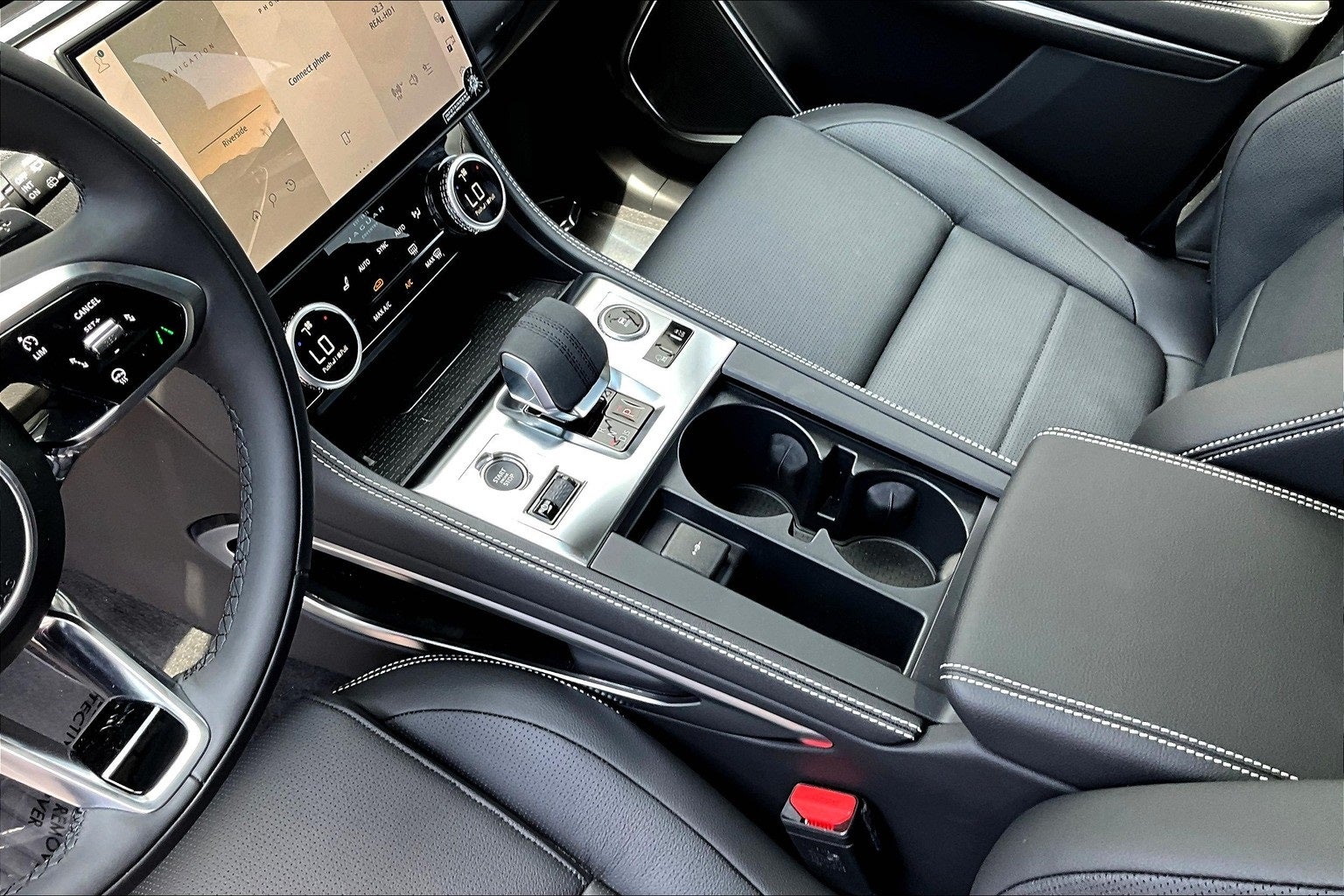 2026 Jaguar F-PACE P400 R-Dynamic S