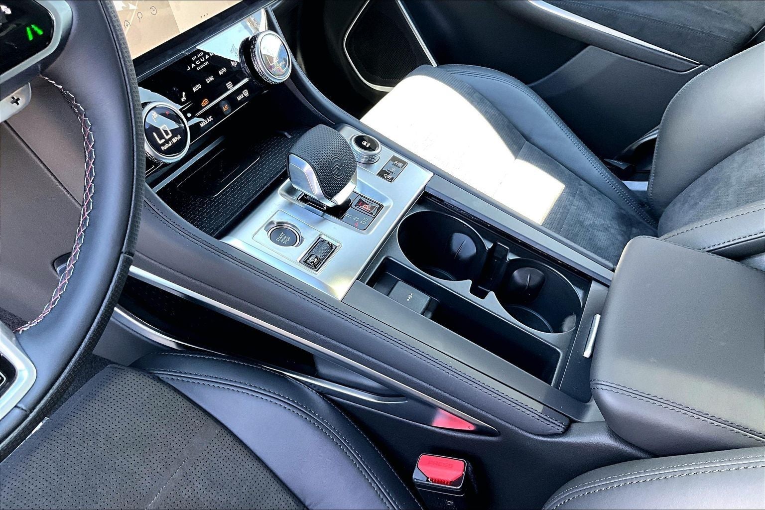 2026 Jaguar F-PACE SVR