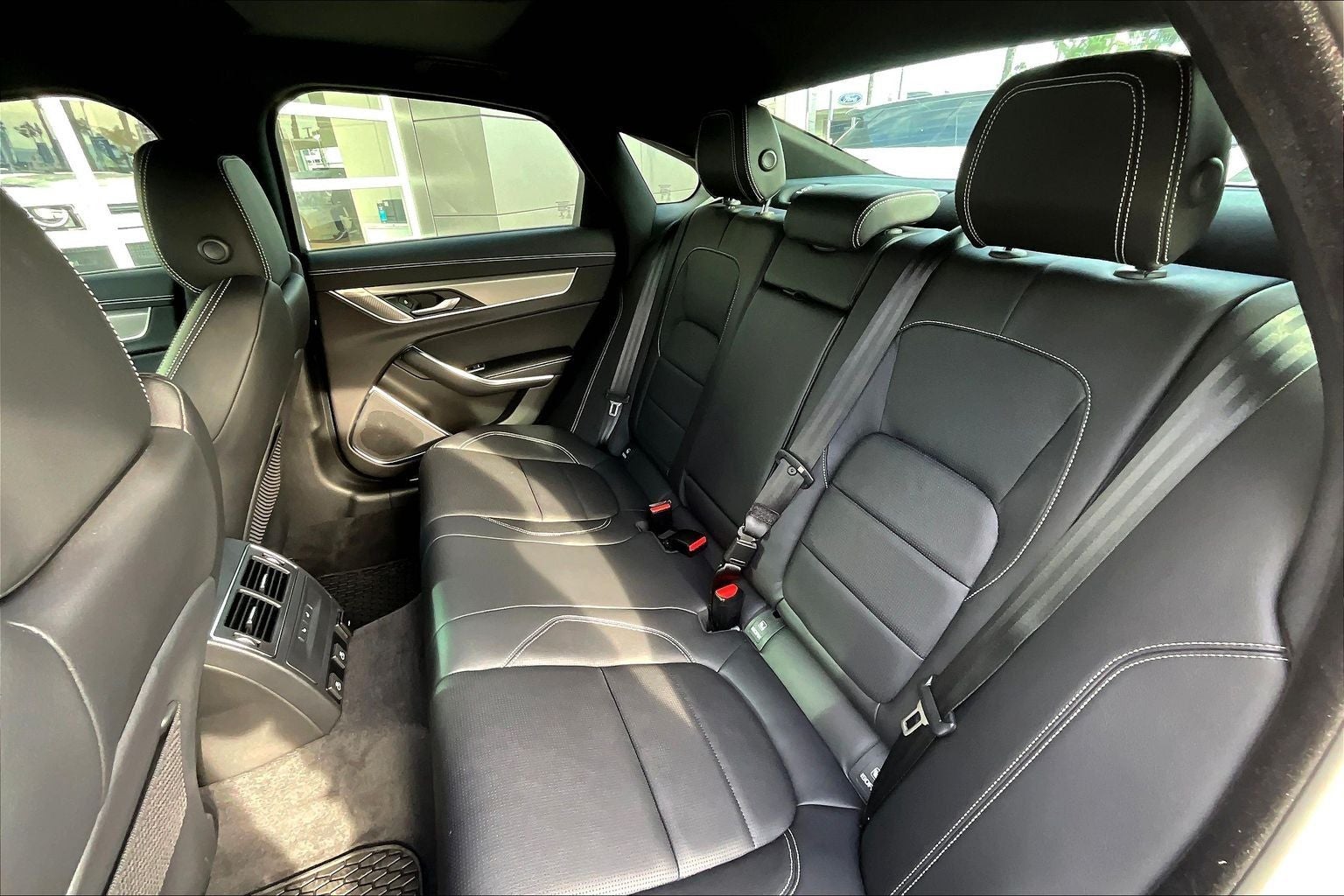 2024 Jaguar XF R-Dynamic SE