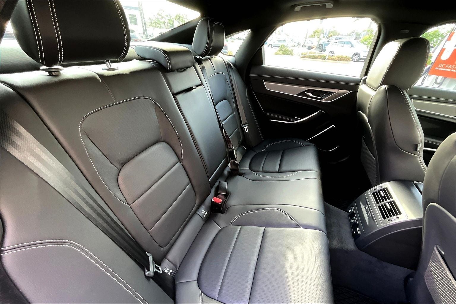 2024 Jaguar XF R-Dynamic SE