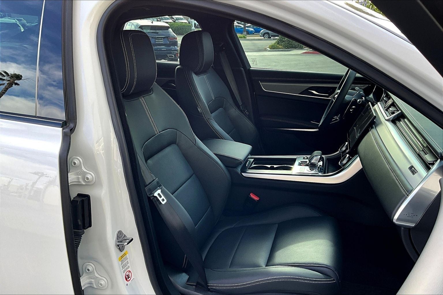 2024 Jaguar XF R-Dynamic SE