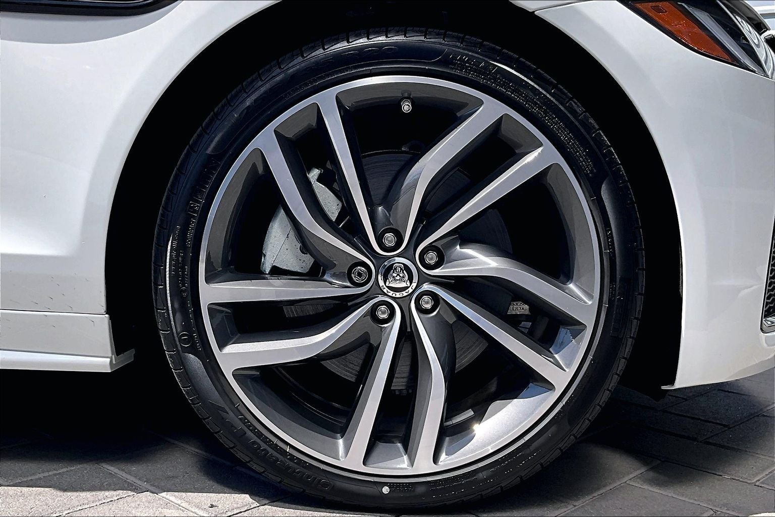 2024 Jaguar XF R-Dynamic SE