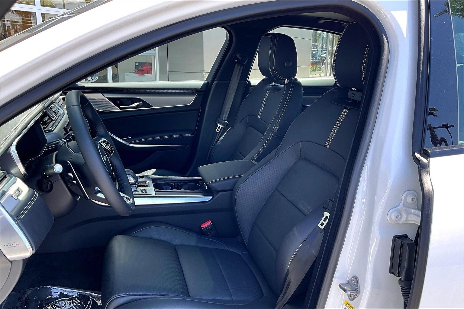 2024 Jaguar XF R-Dynamic SE