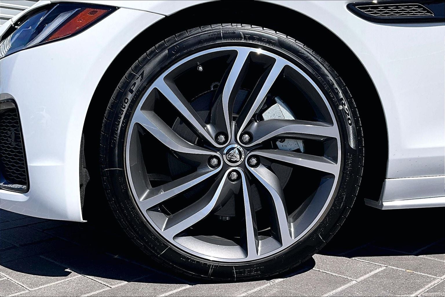 2024 Jaguar XF R-Dynamic SE