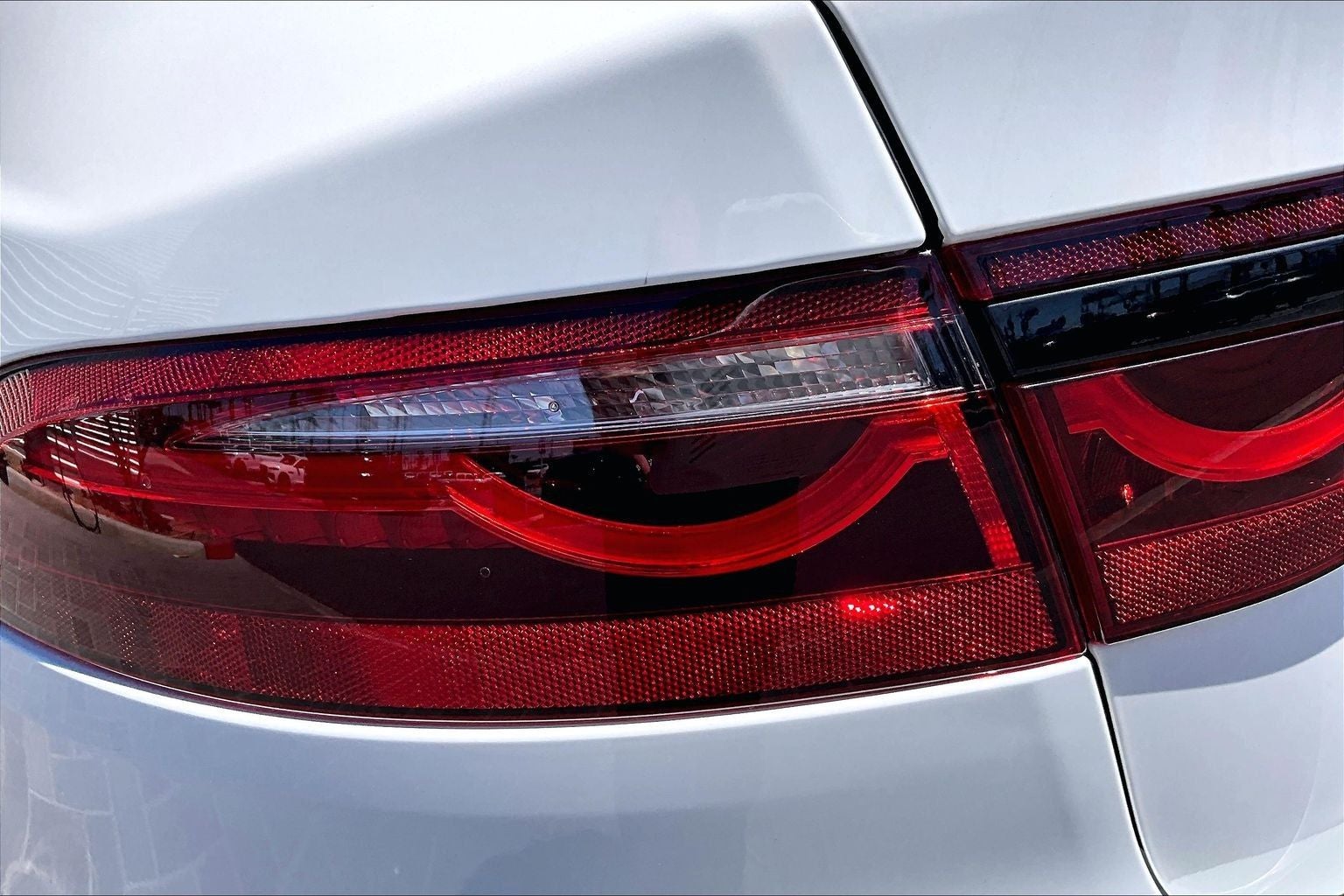 2024 Jaguar XF R-Dynamic SE