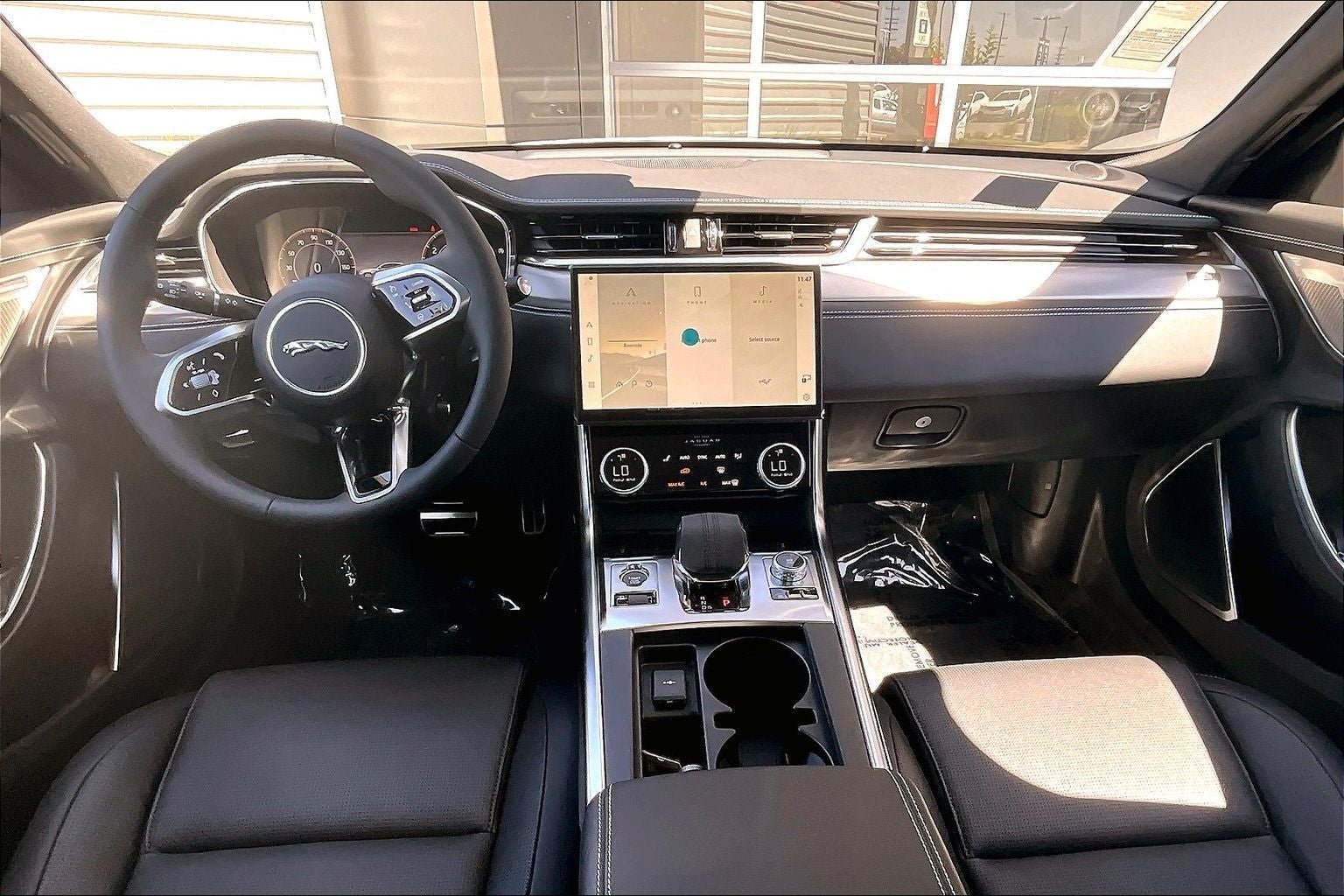 2024 Jaguar XF R-Dynamic SE