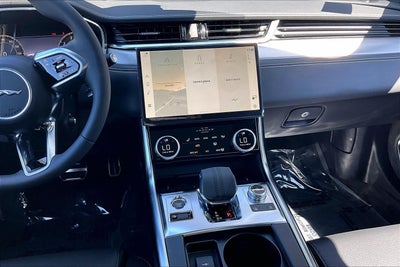 2024 Jaguar XF R-Dynamic SE