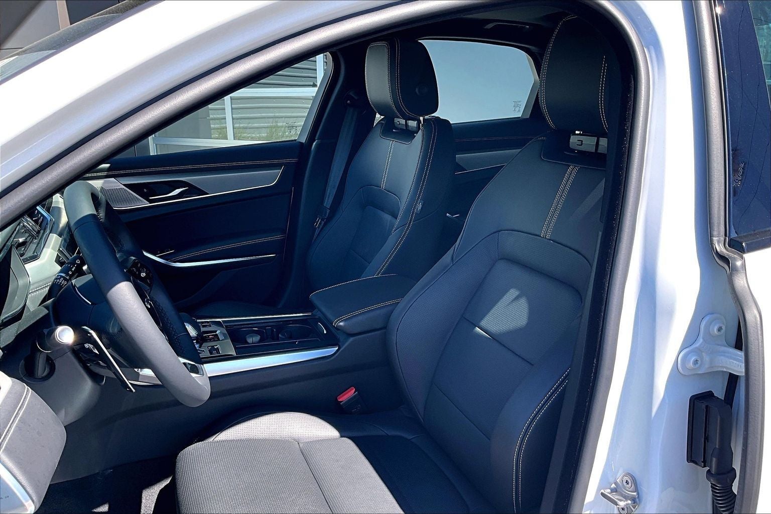 2024 Jaguar XF R-Dynamic SE