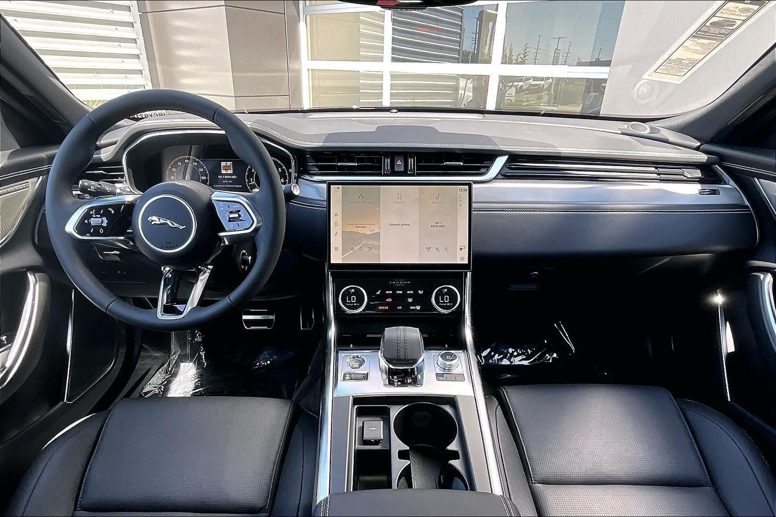 2024 Jaguar XF R-Dynamic SE