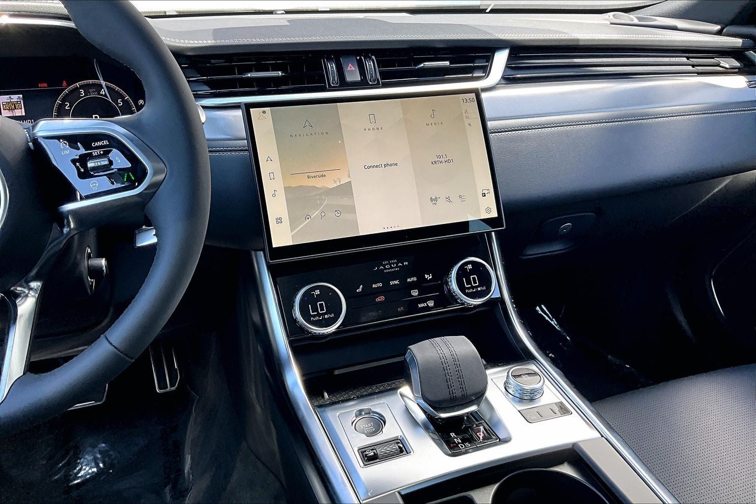 2024 Jaguar XF R-Dynamic SE