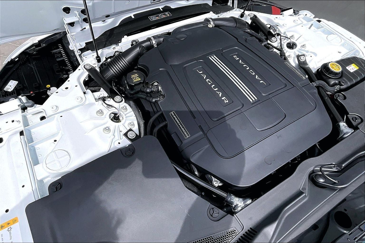2024 Jaguar F-TYPE P450
