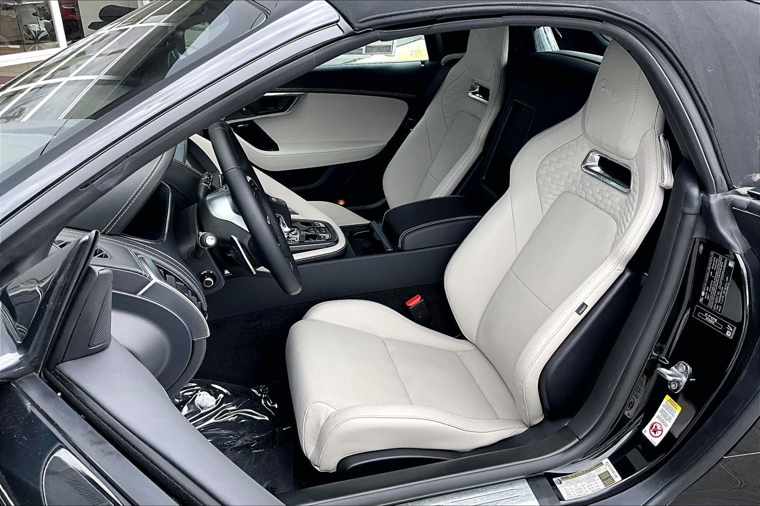 2024 Jaguar F-TYPE P450