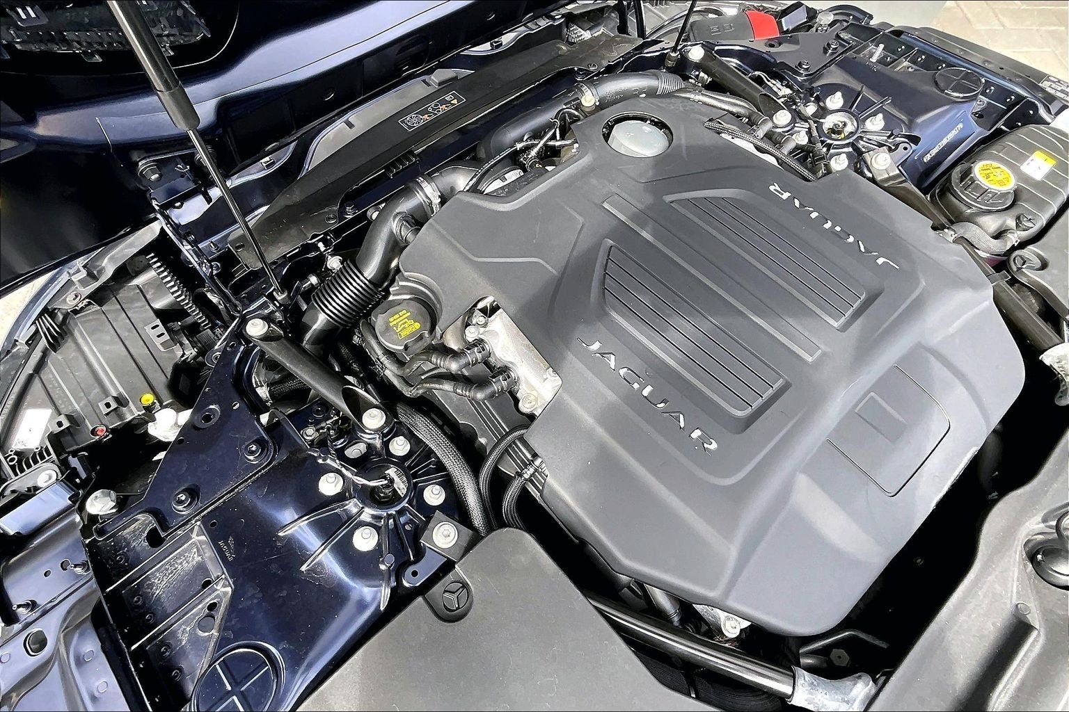 2024 Jaguar F-TYPE P450